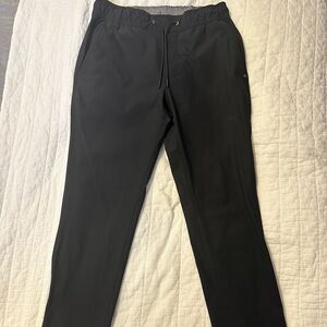 Vuori Men's Black Joggers